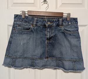 Vtg Old Navy Y2K Ultra Low Waist Denim Mini Skirt - Raw Hem - Size 8
